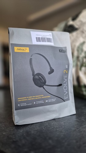 New sealed jabra evolve2 - new,